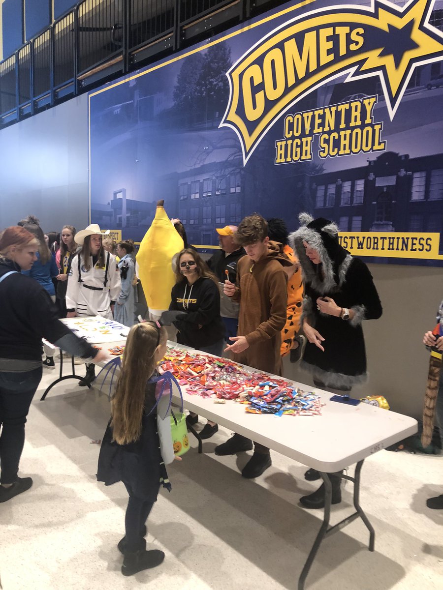 dschenz45's tweet photo. Track-or-Treat ✔️ Another successful year of awesome school and community partnerships to support our kids! #YesOn8 #EveryCometCounts https://t.co/zAgPKMGGAP