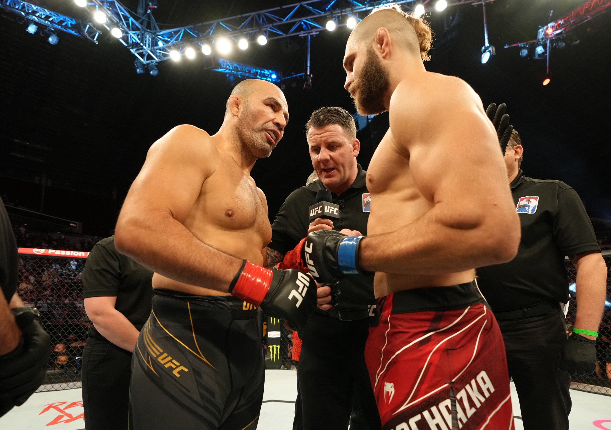 Ufc On Twitter The Second Chapter Awaits рџџ Ufc282 Social Pre Sale Ufc On Twitter The Second Chapter Awaits рџџ Ufc282 Social Pre Sale