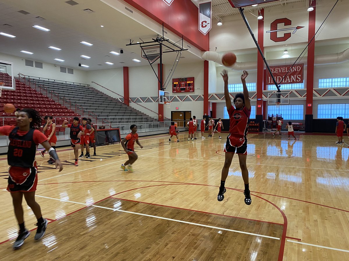 CHSHoopsBB's tweet photo. First day of practice in the books.. looking to have a great season this year https://t.co/aTtbMwhJfK