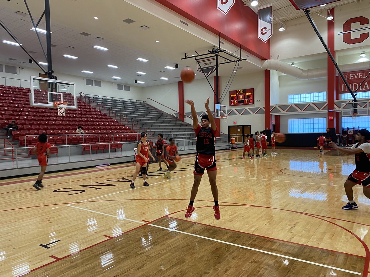 CHSHoopsBB's tweet photo. First day of practice in the books.. looking to have a great season this year https://t.co/aTtbMwhJfK