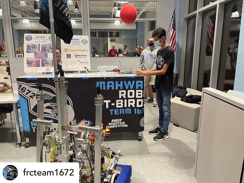 Posted @withrepost • @frcteam1672 Great night tonight at the MHS 8th Grade Open House where we recruited our next generation of Robo T-Birds! #robotbirds #team1672 #mahwahconnects #frc #firstrobotics #robots #firstmidatl instagr.am/p/CkMp08HjmX3/