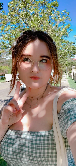 It's giving a very summery vibe today  