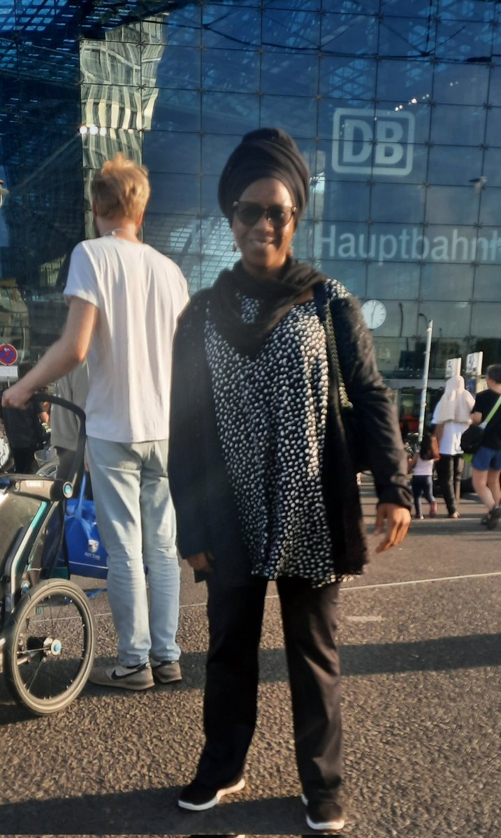 moussayerobah's tweet photo. Se tenir debout, les pieds fermes, pour entamer la longue marche pour la survie, la liberté, le long chemin pour le respect de notre dignité, de la dignité tout court.
#StandUp4HumanRights #Tobestrong
#Tobepositive https://t.co/q3lIpsgxVO