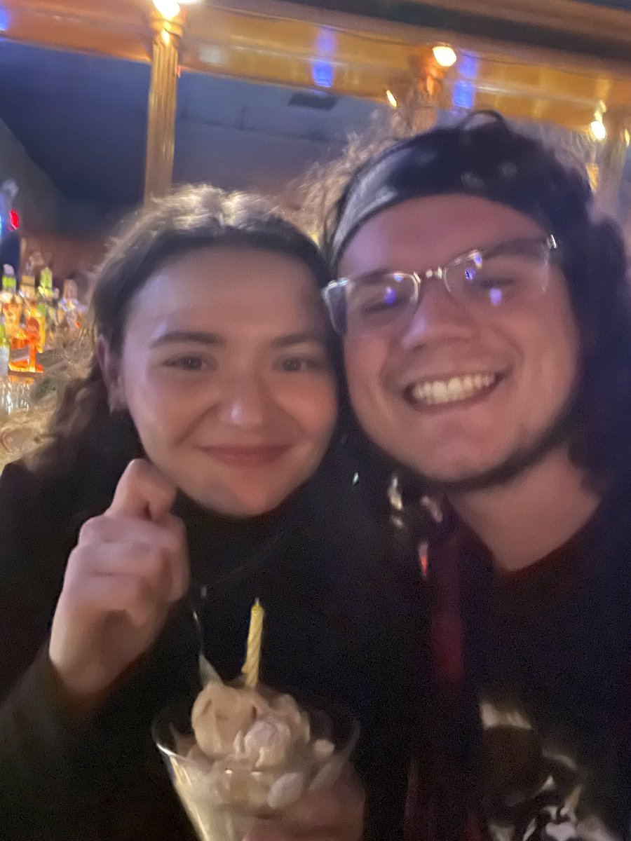 hawkvandelay tweet media