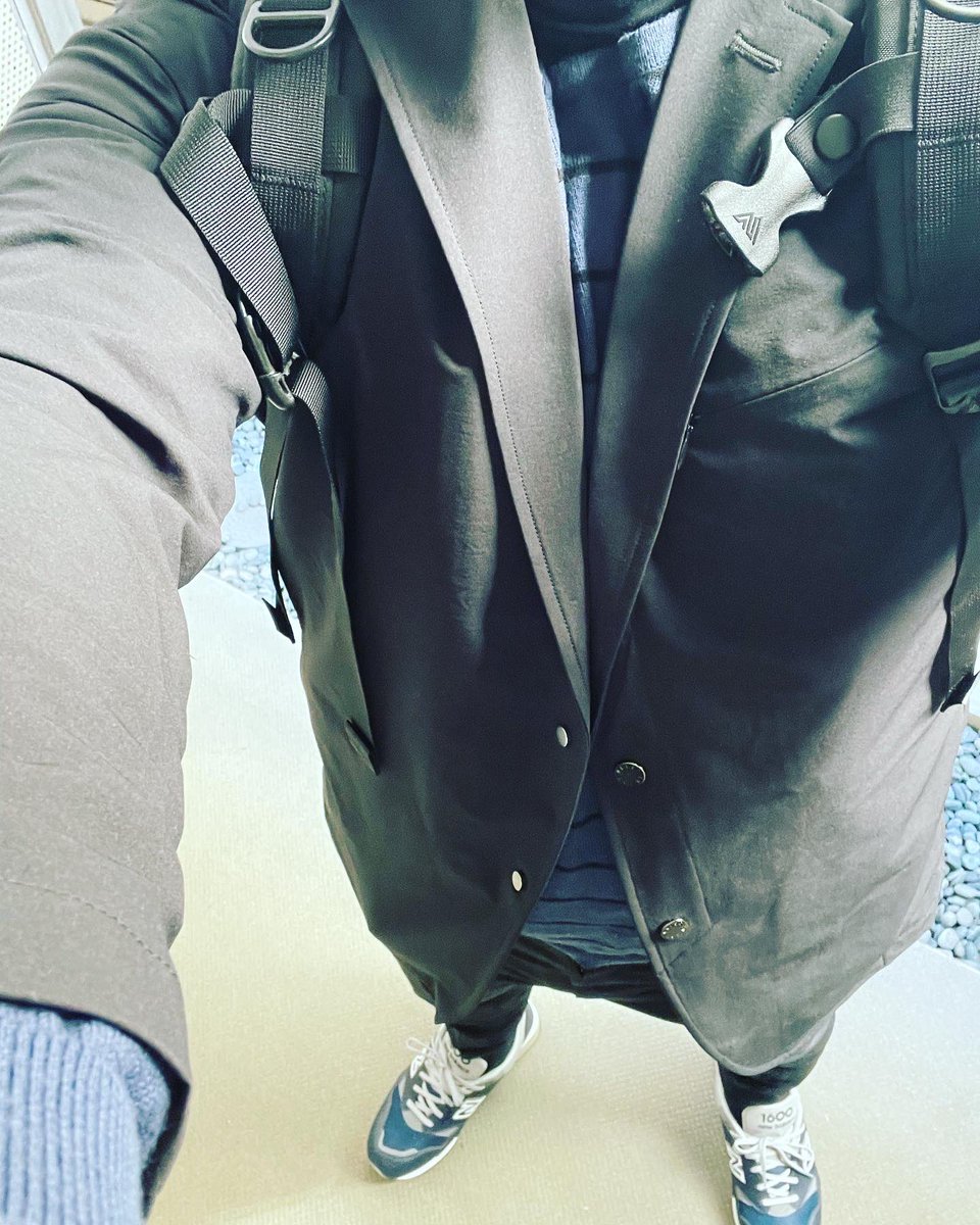 pakusako's tweet photo. 今朝は冷えますね…
おはようございます☀
#ニューバランス
#newbalance
#CM1600LV
#CM1600
#M1600
#waisttotoe
#マーガレットハウエル
#margarethowell
#johnsmedley
#gregory https://t.co/jjfmIlPPYA