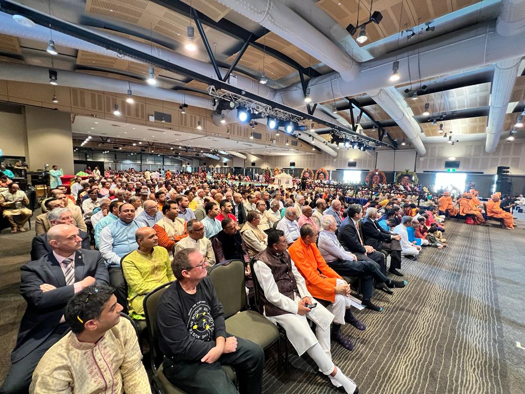 cgisydney's tweet photo. Grand Annakut celebrations by @bapssydney on the occasion of Diawali festivities. Volunteers also prepared World’s largest eggless cake in commemoration of birth centenary year of Shri Pramukh Swami Maharaj @BAPS https://t.co/DyXRuEsMKc