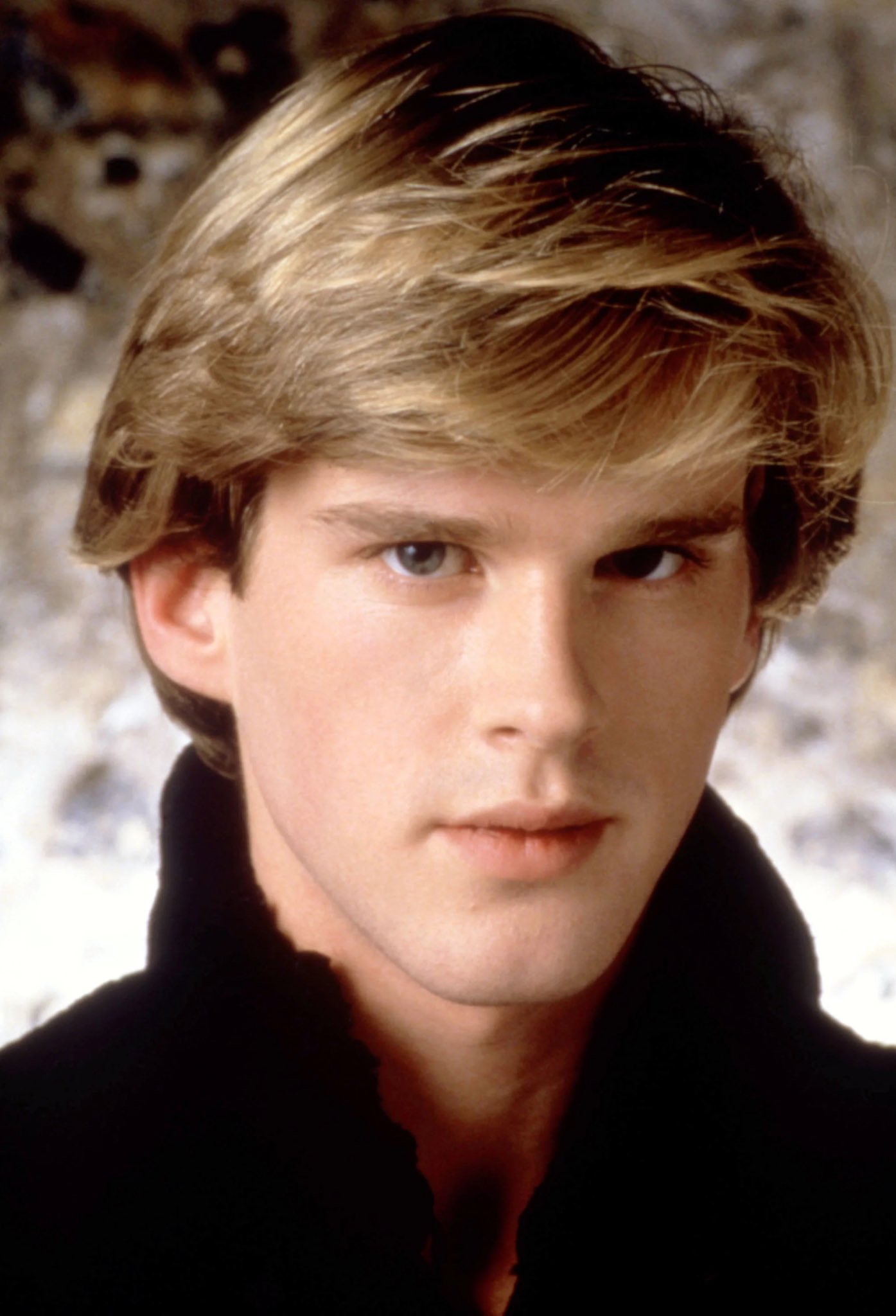 Happy Birthday to Cary Elwes . 