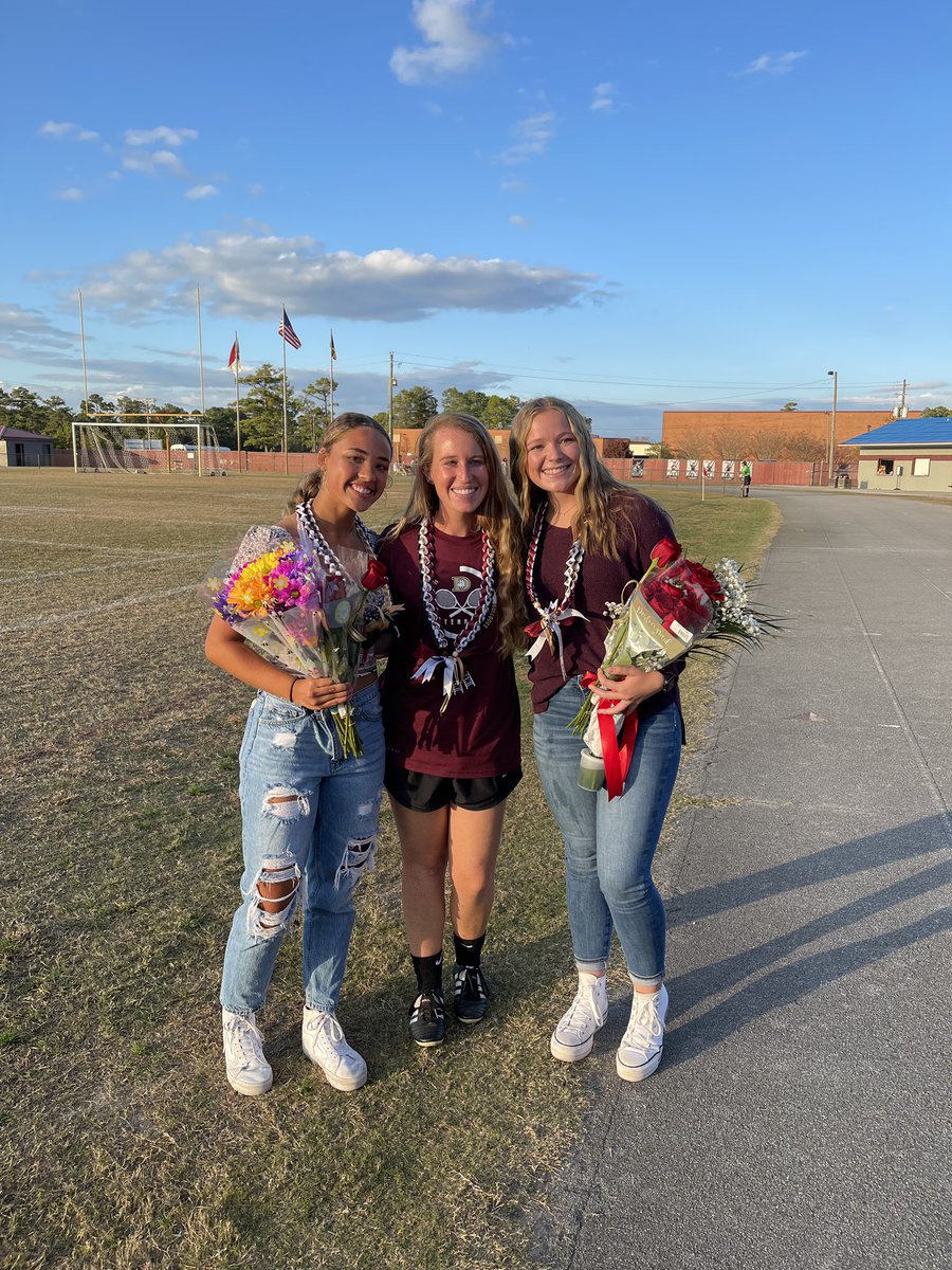 We LOVE our seniors!!! So proud of these girls and everything they’ve accomplished for this team 🤍 <a href="/DixonSportsInfo/">Dixon Bulldogs Athletics🚌</a> <a href="/Dixon_Bulldogs/">Dixon Bulldogs</a>