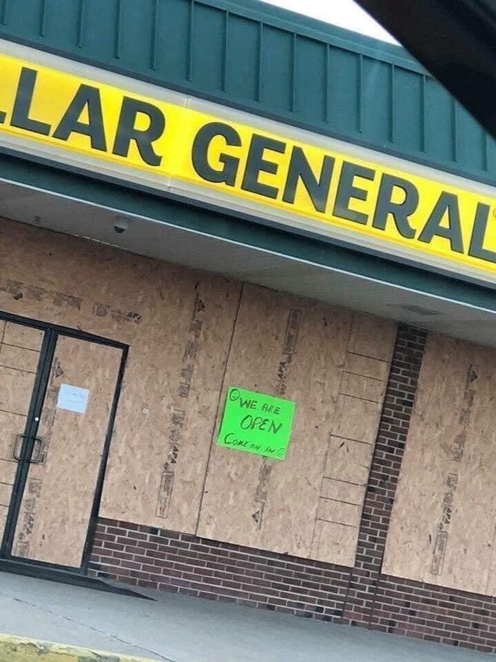 I ain’t coming in there tf 😭