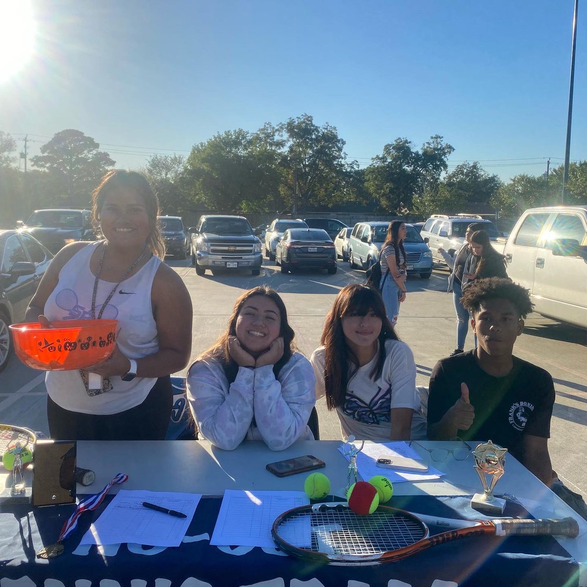TennisSRHS's tweet photo. Tennis had such a great time at the fall fest today!💙 @SamRayburn_HS https://t.co/Dj76p04LJa