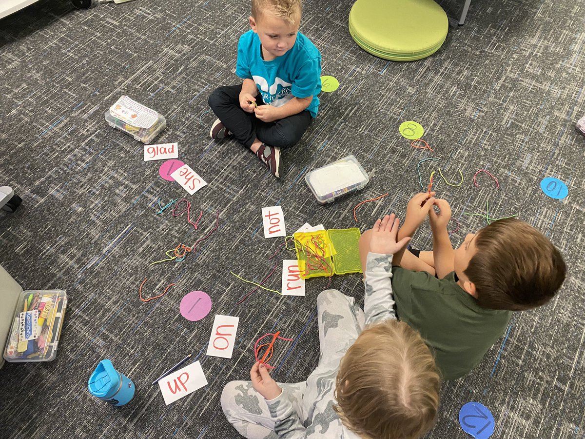 MsWomack1st's tweet photo. Using different manipulatives to practice our sight words during WIN this week ✏️ https://t.co/fgHWp83NA3