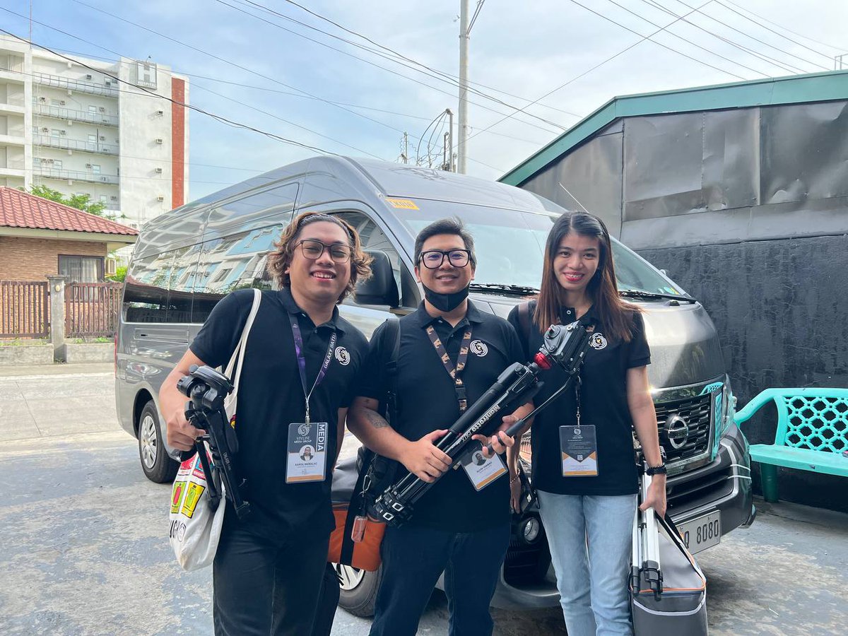 VL_MediaGroup's tweet photo. Mga kapitbahay! Stay tuned dahil we will bring you the latest updates sa Binyag ni Kidlat! 🤩

Huwag kakalimutang tumutok sa aming stories, reels, at sa aming mga social media posts para malaman ang mga latest ganaps today! 🥰❤️💛

#ViylineMediaGroup #TeamPayaman https://t.co/yV7RAbrW0p
