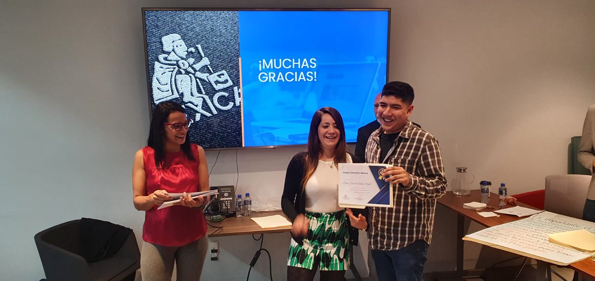 CeisPublica's tweet photo. México D.F. 26 de Octubre. Clausurando con el curso 𝗣𝗥𝗢𝗗𝗨𝗖𝗧𝗜𝗩𝗜𝗗𝗔𝗗 𝗘𝗟 𝗩𝗔𝗟𝗢𝗥 𝗗𝗘𝗟 𝗧𝗥𝗔𝗕𝗔𝗝𝗢, impartido por el Lic Salomon Torres Felicidades Lic. Jorge Manning y deseamos el mejor de los éxitos a su equipo de trabajo #capacitacion #productividadlaboral https://t.co/IeljKl8mpU