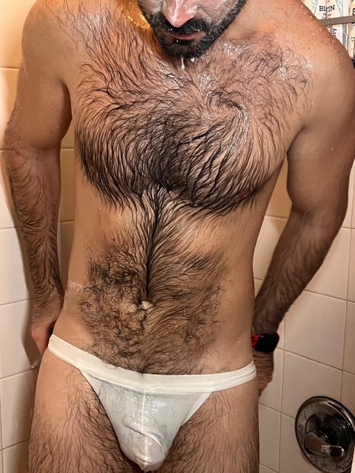 My winter coat is coming in 🦍   If you like tall and furry and a big ole 🌶️ come over https://t.co/Hr5jBXENVN<a href="/tag/beard"class="tags"><span>#beard</span></a><a href="/tag/daddy"class="tags"><span>#daddy</span></a><a href="/tag/hairy"class="tags"><span>#hairy</span></a><a href="/tag/hairychest"class="tags"><span>#hairychest</span></a><a href="/tag/intobeard"class="tags"><span>#intobeard</span></a>