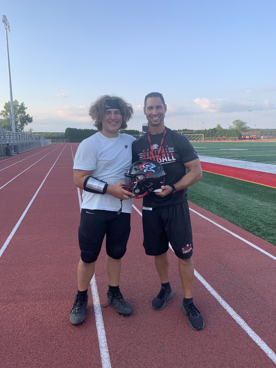 JTCordell56's tweet photo. I love this game!It’s part of who I am! It’s a part of who my family is! I love everything about it! I love being with my brothers doing something most people want to do everyday! I love my coaches always wanting the best for me! Chapter 2 over!Excited for the next!Always 1-0❤️🖤 https://t.co/cIZ7tlShR5