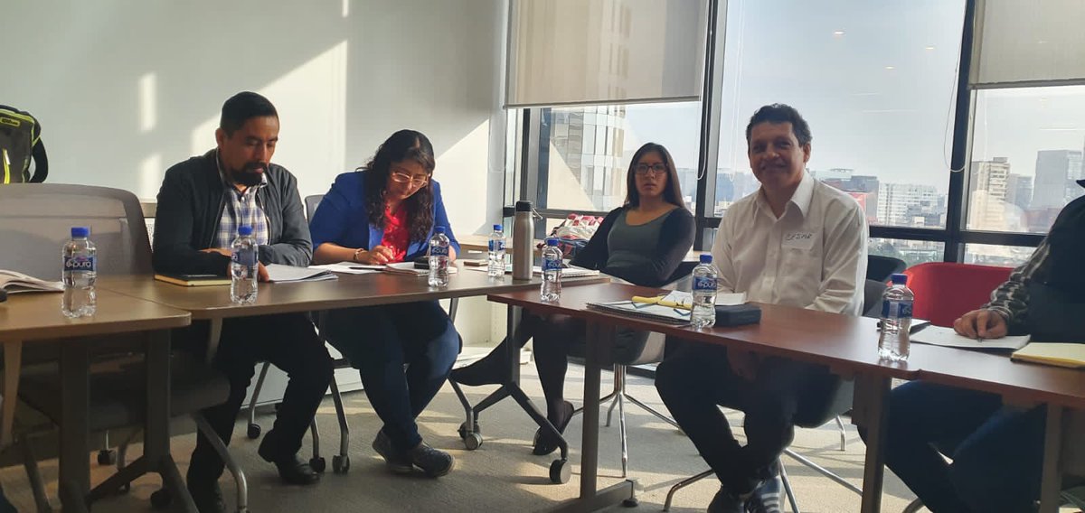 JuddMexica's tweet photo. México D.F. 26 de Octubre. Clausurando con el curso 𝗣𝗥𝗢𝗗𝗨𝗖𝗧𝗜𝗩𝗜𝗗𝗔𝗗 𝗘𝗟 𝗩𝗔𝗟𝗢𝗥 𝗗𝗘𝗟 𝗧𝗥𝗔𝗕𝗔𝗝𝗢, impartido por el Lic Salomon Torres Felicidades Lic. Jorge Manning y deseamos el mejor de los éxitos a su equipo de trabajo #capacitacion #productividadlaboral https://t.co/TmTROYknDJ