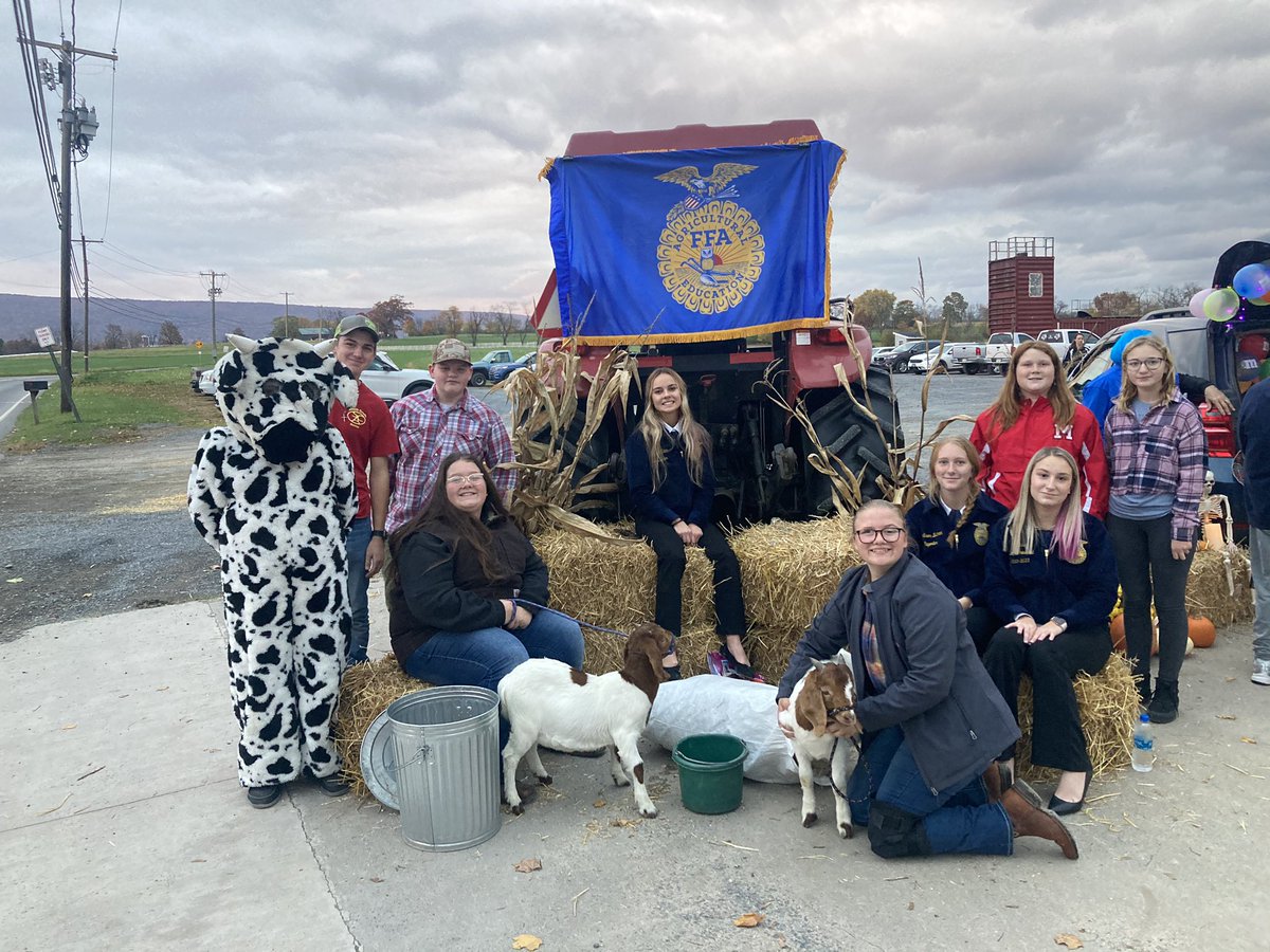 UlrichFarm's tweet photo. FFA members decided last minute to do trunk or treat at our local fire company. They had a blast and won first place! #LearningToDo https://t.co/gWTKUJqAxD