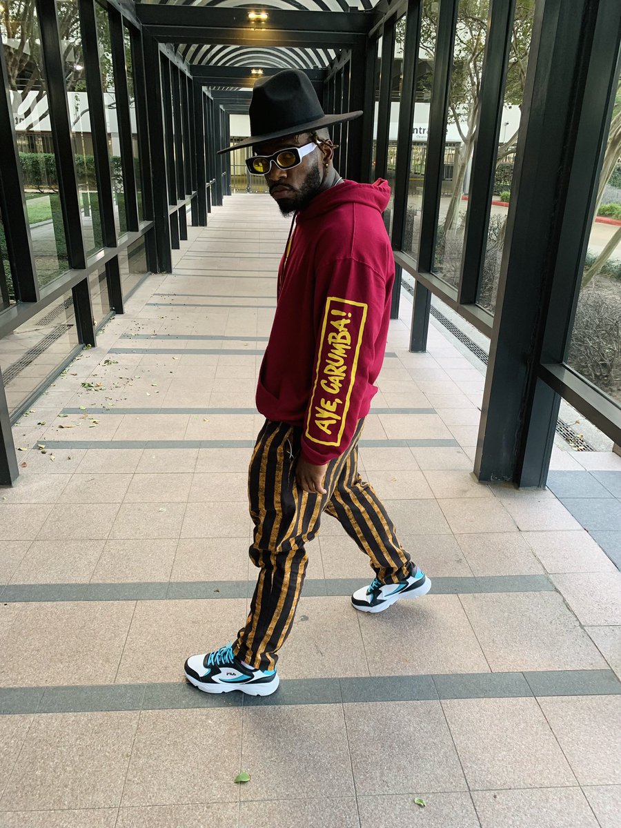 VariBlessed's tweet photo. PLANT 🪴 DAD… 🙏 🛹 

#MrBrewsterHarlem 👨🏾‍💼 🛑 
#FreeCMitch 🔐🦍 ❤️ 
#ScottieTooHottieAlbumOutNow 💿 
#SurfGang2022🏄🏾‍♂️🏄🏽‍♀️🤙🏾🎱 https://t.co/W9JFhOnd3N