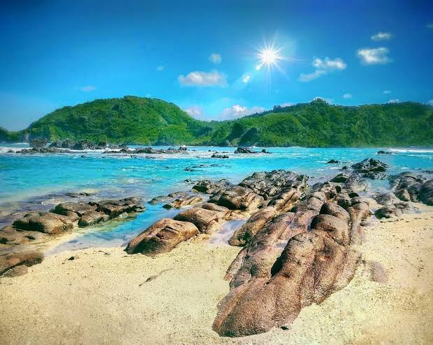 Infowisata_202's tweet photo. Pantai Wediombo, Pantai Cantik dengan Pesona Laguna di Gunung Kidul Jogja.Dapatkan informasi selanjutnya hanya di web kami https://t.co/XQCk6AQP8i #wisataindonesia #infowisataonline #izigo #iwon #wisatajogja  #wisatajogja #wisatagunungkidul #pantaiwediombo #pantaiwediombo https://t.co/BLt4kYNIPt