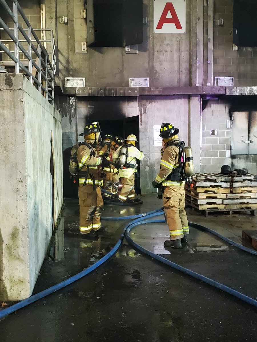 AtwoodFire's tweet photo. This evening @AtwoodFire participated in live fire training at #ECFS with the other 3 town departments. Each crew worked through 2 suppression and 1 search evolution and many utilized the forcible entry prop as well. #MoosupFire #CentralFire #PlainfieldFire https://t.co/krlscwFUhH