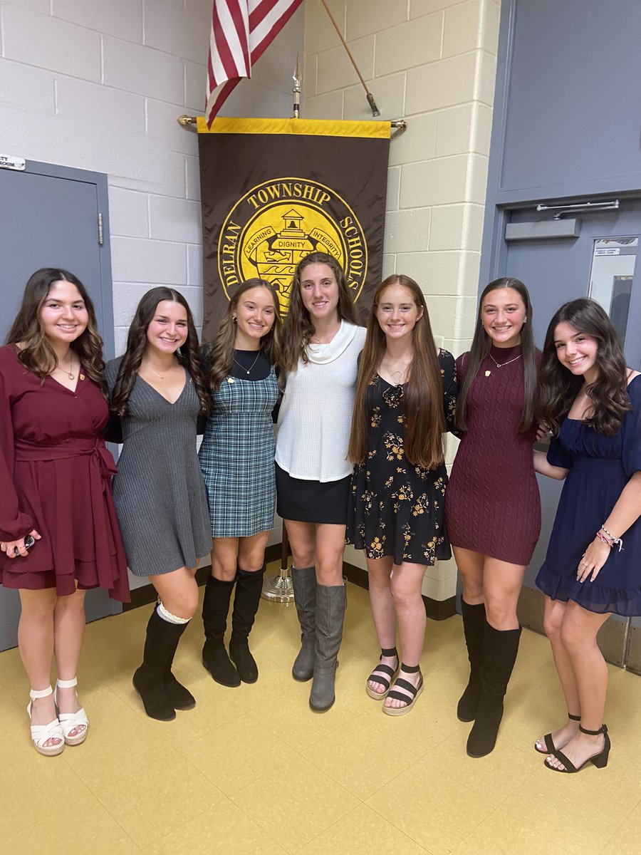 DelranGLacrosse's tweet photo. Some of our DGL players at the NHS Induction Ceremony this evening  #StudentAthletes #soproud 👏🏼💛🤎🐻🥍 https://t.co/6v28g4Karn