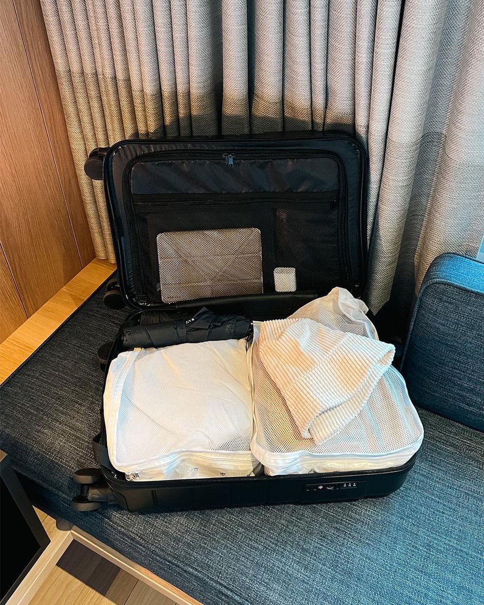 moofaround's tweet image. Keep series @moof49 | #moofaround
ทริปที่ไปเที่ยวนิกโกะ 2 วัน 1 คืน ⛩เราได้เอากระเป๋ารุ่น KEEP 20 นิ้วไป ใส่ของไป2คนก็ยังเอาอยู่ ชอบที่น้ำหนักเบามาก ทรงกระเป๋ารุ่นนี้ดีไซน์เรียบ minimal 
-
#moof49 #moof49review #letsmooftogether
#รีวิว #ของขวัญปีใหม่ #กระเป๋าเดินทาง