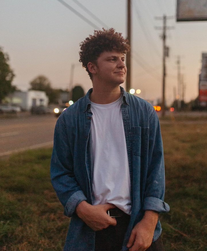 tunedupmusic's tweet image. Hi. @thatmozy wants to introduce you to the new @jedharrelson single. iamtunedup.com/jed-harrelsons…