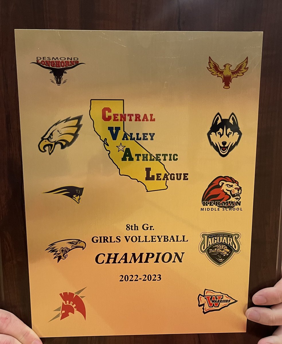DarinWilliams7's tweet image. CONGRATULATIONS TO THE 
RIO VISTA TITANS!! 
8th grade GIRLS VOLLEYBALL TEAM UNDEFEATED Regular season CHAMPIONS! and CVAL PLAYOFF CHAMPIONS defeating Sanger 2-1 (22-25, 25-13, 15-11) in the championship game. 

I’m so very proud of these players!!