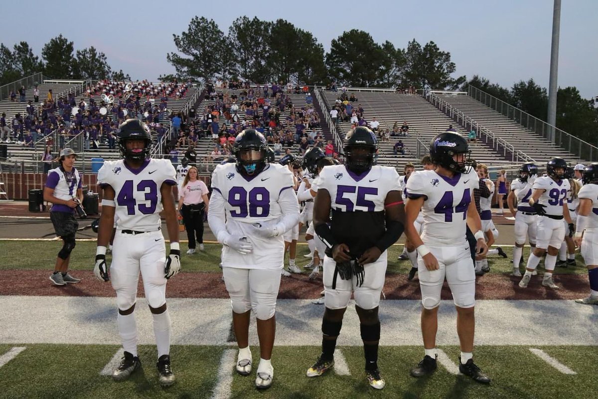 coachcodutti's tweet photo. This team has something special - remember The ability of a group of people to do remarkable things hinges on how well those people pull together as a team.

@fulshear_fball https://t.co/BbmMEIYoGn