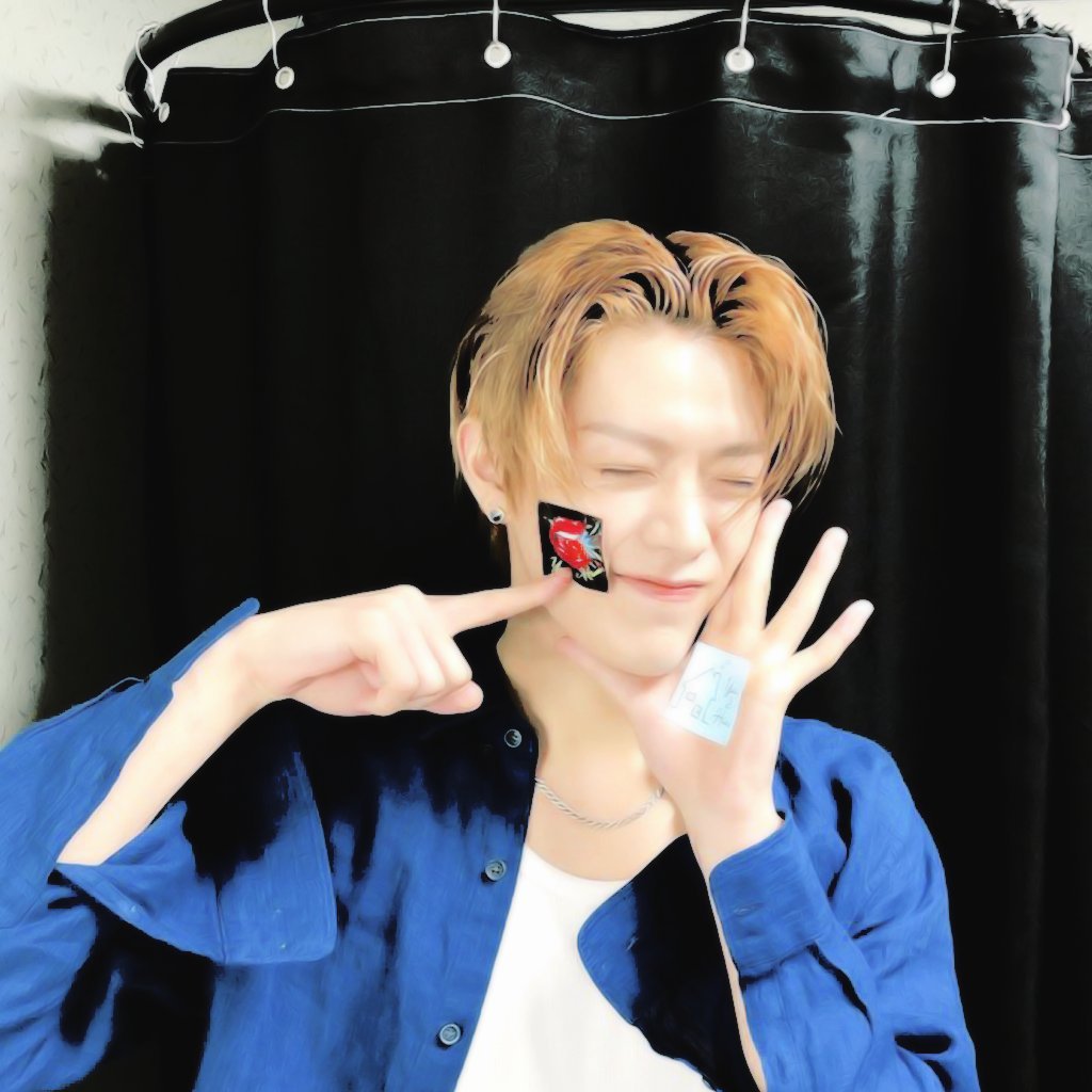 dreamnsvt's tweet photo. Yuta amorcito lindo de mi corazón feliz cumpleaños atrasado eres mi rayito de sol en mis días grises te amo mucho mucho mucho ❤‍🩹
#YUTA #Yutabday2022 #YutaNakamoto https://t.co/upa1zh8dgv