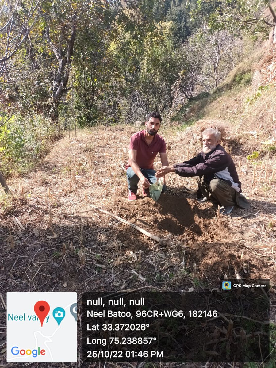 HorticultureDe7's tweet photo. Horticulture Department Ramban collected Soil Samples at Panchayat Bohardar-A for analysis and generation of Soil Health Cards are deliverable during Jan Abhiyan under B2V4
#JanAbhiyanJK #Back2village @DIPrjk https://t.co/xYxvNVO9eq