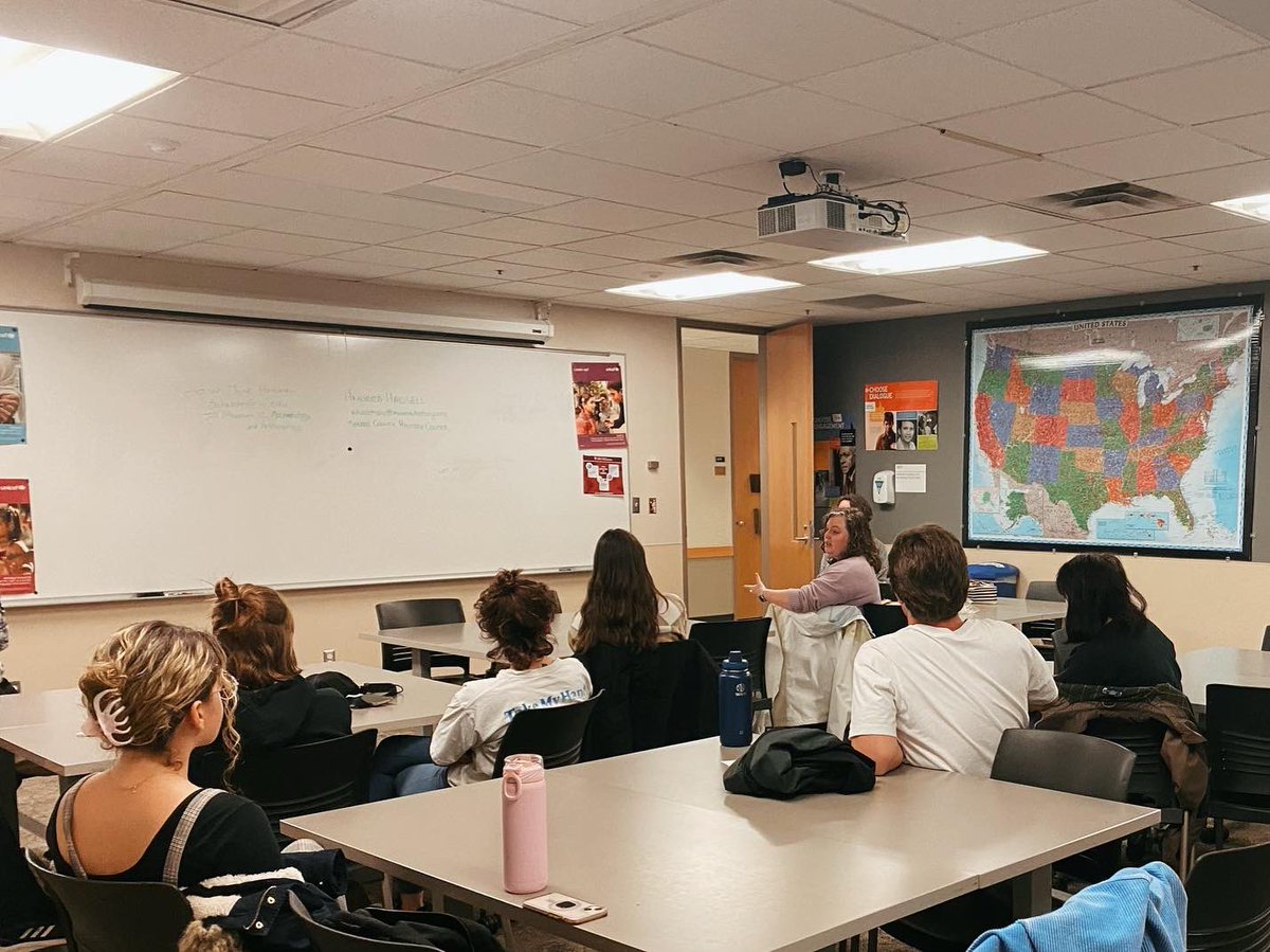 Abby_Educ's tweet photo. A fun meeting w/ SSOUL learning about material culture and how to partner w/ museums in the classroom! Museum educators are some of the best of us, like truly some of the coolest! https://t.co/duz4Tm1ZTL
