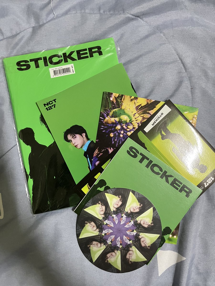 abcdefghhh11's tweet photo. อัลบั้ม sticker และ favorite ชุดละ 100 รวมส่งเลยยย
#ตลาดนัดnct #ตามหา #ตามหาการ์ด #ตลาดนัดอซท #ตลาดนัดnct2021 #ตลาดนัดnct #ส่งต่อ #ส่งต่อของแต่งโต๊ะ https://t.co/Ry2PmnBbeJ