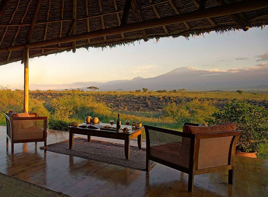 KakyTravel's tweet photo. Elewana Tortilis Camp - A splendid safari camp set against the majestic backdrop of Mt. Kilimanjaro in Amboseli National Park
Road & Flying Safari Packages are available
Contact: +254799733829 / info@kakytravel.com
#kakytravel #kakysafaris #elewanacollection #magicalkenya🇰🇪 https://t.co/u9aFKjtXhh
