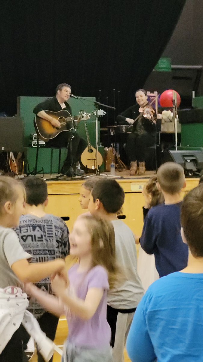 GreenfieldCB's tweet photo. Greenfield Students were thankful to Celtic Colours Artists Darren and Rachel for sharing their amazing talent with us. #cbvrce #celticcolours https://t.co/NBzNyfnDv7