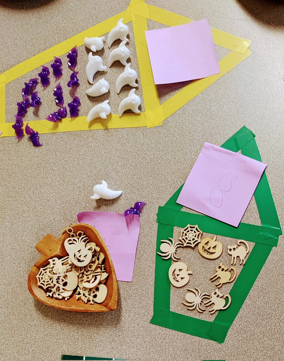 kindie17's tweet image. What numbers do you see in our haunted houses? We&apos;re building our number sense skills with some spooky Halloween characters 👻🎃🦇