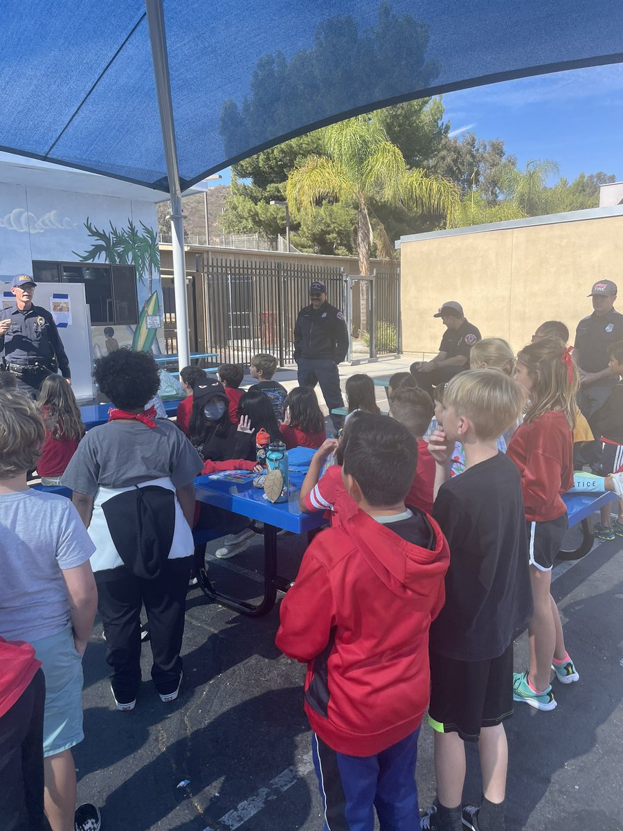 Wildcats focus on making healthy choices for Red Ribbon week! Thanks to local police, fire department &amp; our own Food &amp; Nutrition for sharing their knowledge! <a href="/PowayUnified/">Poway Unified</a>