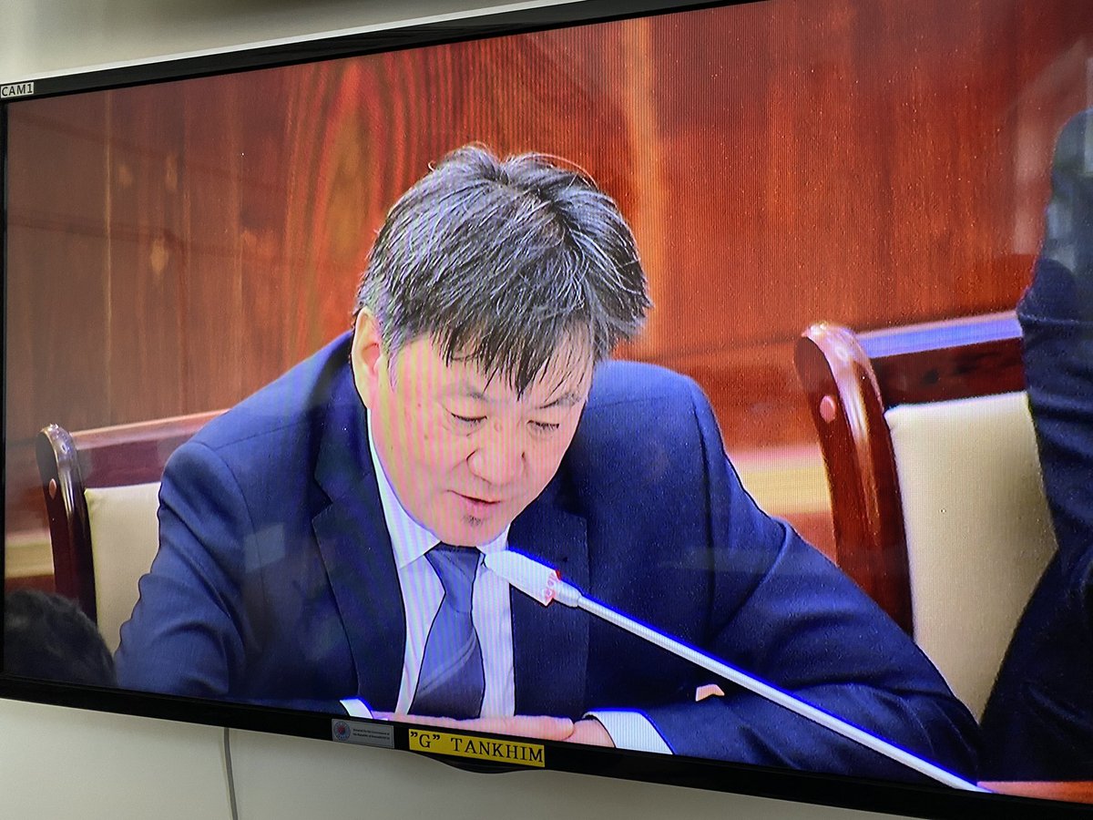 Төв банкны ерөнхийлагч Б.Лхагвасүрэн: Манай ипотек 6% буюу хүү бага. Америкийн ипотек 6.99% өндөр гэнээ. Мөн харьцуулах орноо оловоо! 

Америкт цалин хэд вэ!
Монголд цалин хэд билээ? Зүгээр л амьдрал ойр юм яриасай! 

#Чуулган