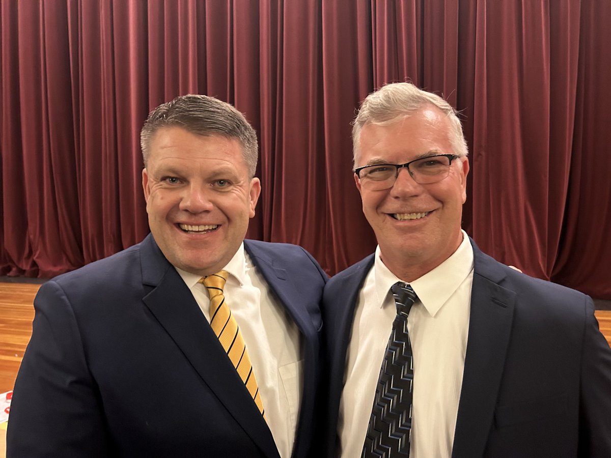 GreggGilligan's tweet photo. Congratulations to Pete ConCannon on his induction to the North Andover School Committee Educator Hall of Fame-Tonight’s induction was part of our celebration of teachers earning PTS. Simply put-Pete made a difference for 1000’s of students in his career &amp; made NA a better place. https://t.co/f74COPsI9E
