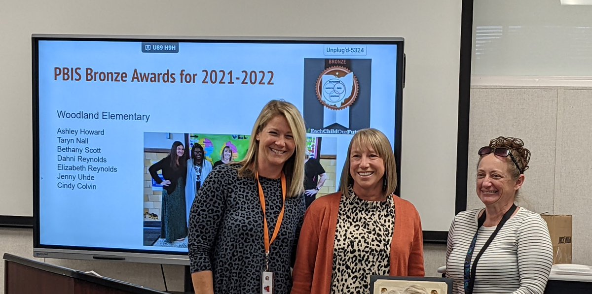 MCSTygers's tweet photo. ⭐ Dahni Reynolds, MCS Behavior Analyst, announced that 7 of our schools have achieved the Bronze Award from the Ohio PBIS Network and State Support Team! THANK YOU to the PBIS coordinators who work countless hours to support the staff and students. 👏 Amazing work! #HearUsRoar https://t.co/HM1basVWkY