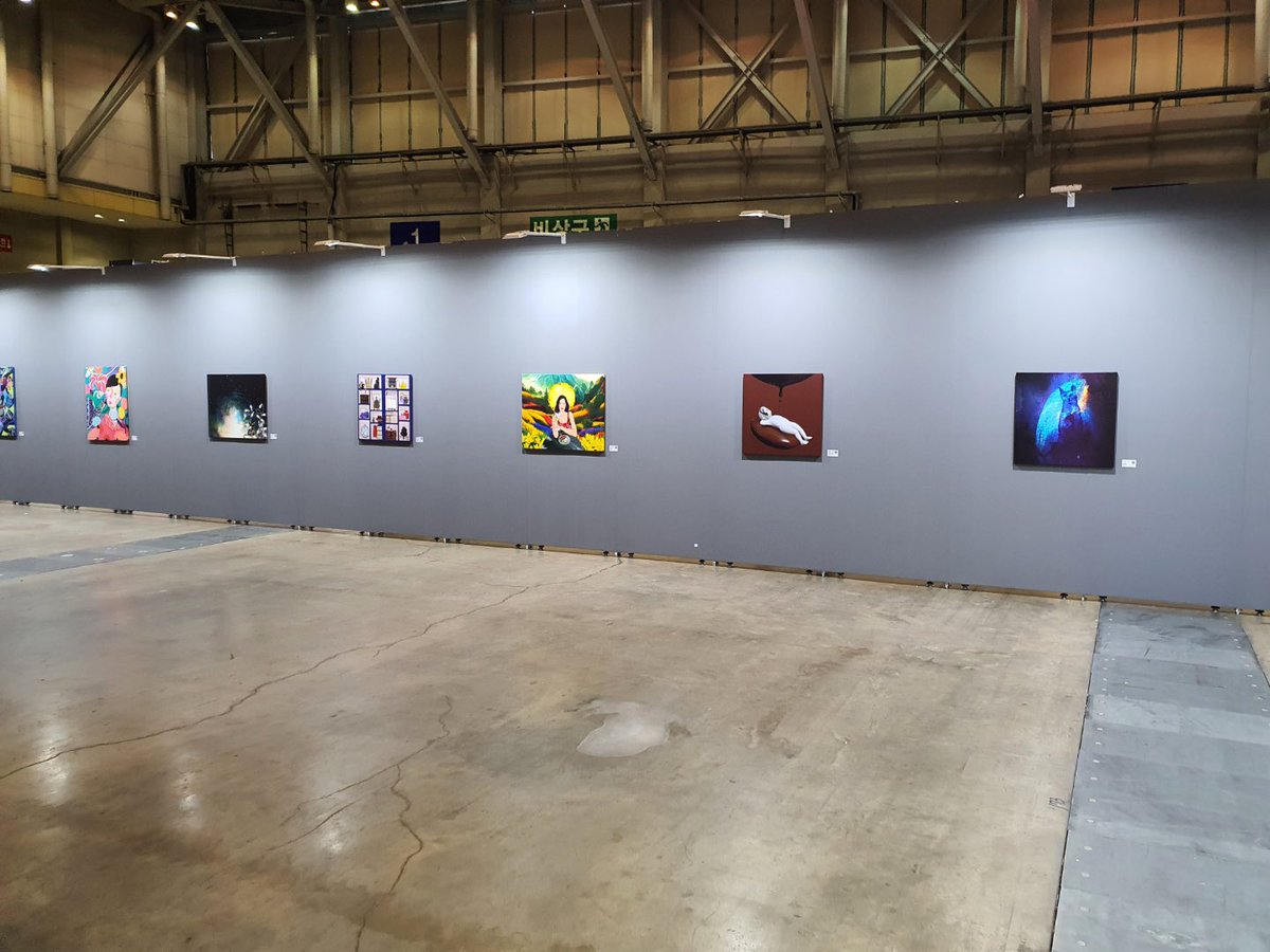 28/29일 저의 그림과 사진찍고 tag 하시면 현장에서 소정의 선물 드릴께요 🤗🤗😂
우리 멋진 작가들의 부스 많은 관심 부탁드립니다 😂😍🥰