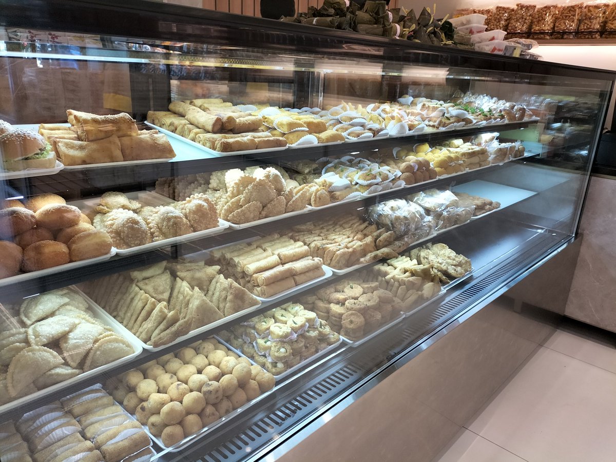 HelloDipsi's tweet image. Aku sih masih tim primarasa, jajanan favorit kalian apa nih ? Aku sih semua doyan 😂 tapi terbaik Browniesnya sih ga ada lawan ❣️