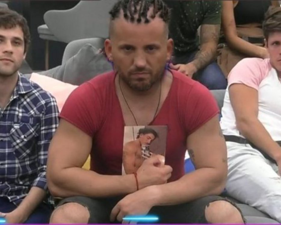 infoGH2022's tweet photo. Comunidad de twitter hay que votar a Martina. A Juan no porque hay que verlo enloquecer y a Nacho no porque todavía no se concreto nada con Thiago. (Alfa no necesita explicación, miren cómo sonríe) #GH22 #GranHermano https://t.co/yXjrXSjOjQ