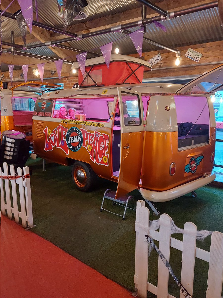 VolkswagenCamp1's tweet photo. Well I've had plenty of breakfasts in a #VWcamper but check this one out! #VWbay #VanLife #DubLife https://t.co/7K64yXYMqL