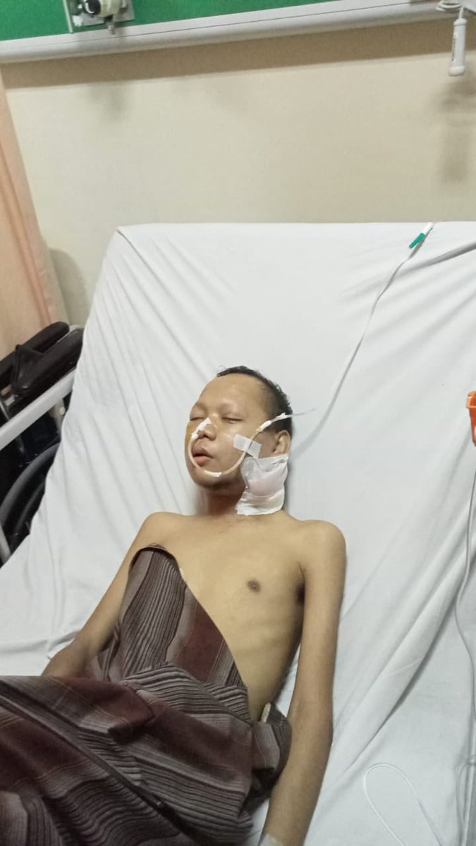 ferdy_joe's tweet photo. Bismillah, Twitter please do ur magic. 

Mohon perhatian serta bantuannya bapak/ibu untuk kawan kami 
NAMA : MUCHLIS MAULANA 
ALAMAT : DESA MNS GADONG, KEC KOTA JUANG, KAB BIREUEN 
Yang sedang berjuang melawan penyakit kanker yang dideritanya dan sekarang  sedang dirawat di…… https://t.co/bBIs8Q8h70