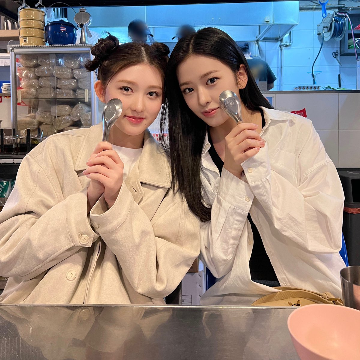 ivepics_'s tweet photo. #MAMAVOTE #ive🍴🥄 https://t.co/0tWak3qQj6