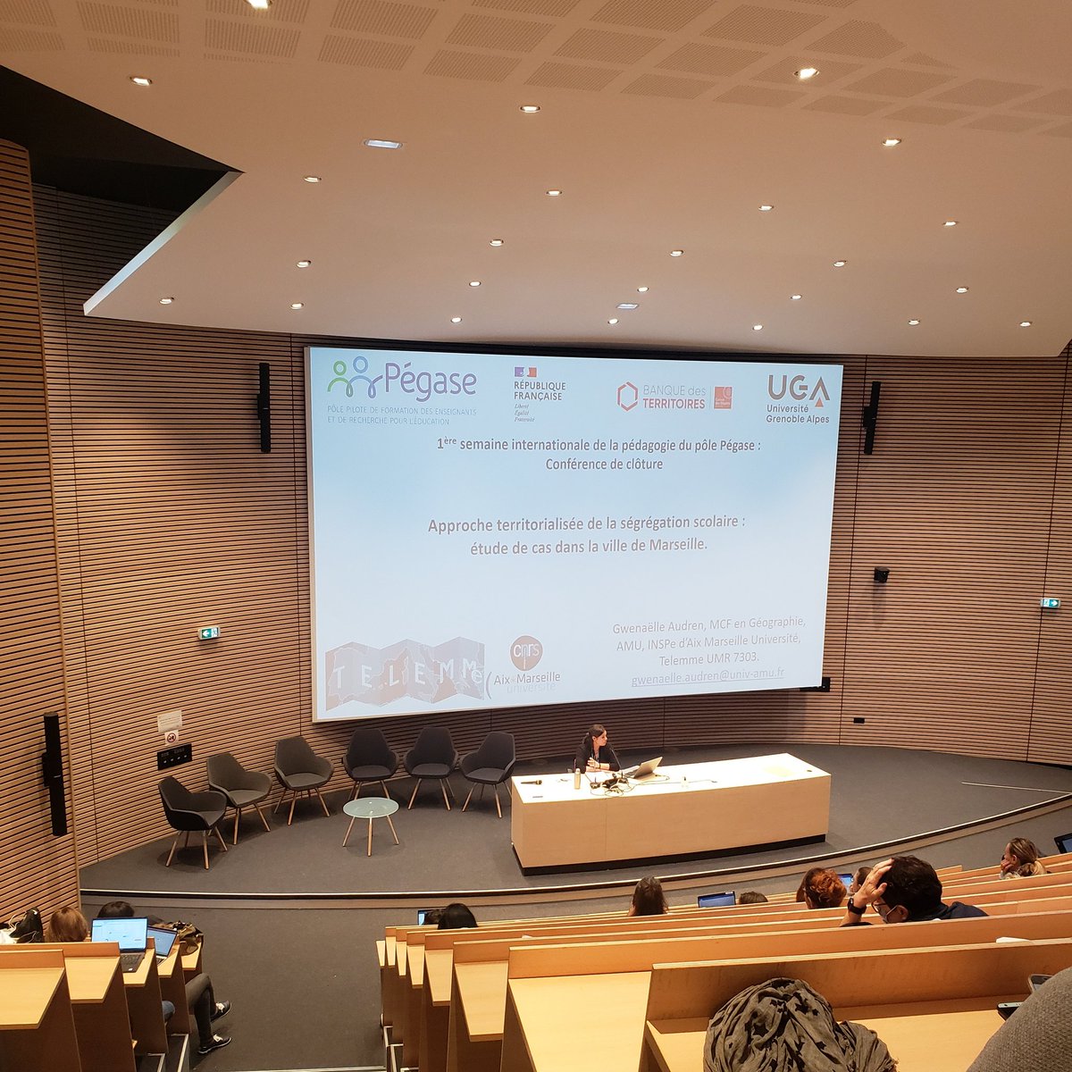 PolePegase's tweet photo. Le dernier jour de la #SIP2022 débute avec la conférence de Gwenaelle Audren de @telemme @univamu « une approche territoriale des #inégalités #scolaires : étude de cas dans la ville de #Marseille » https://t.co/2tzHQvPROz
