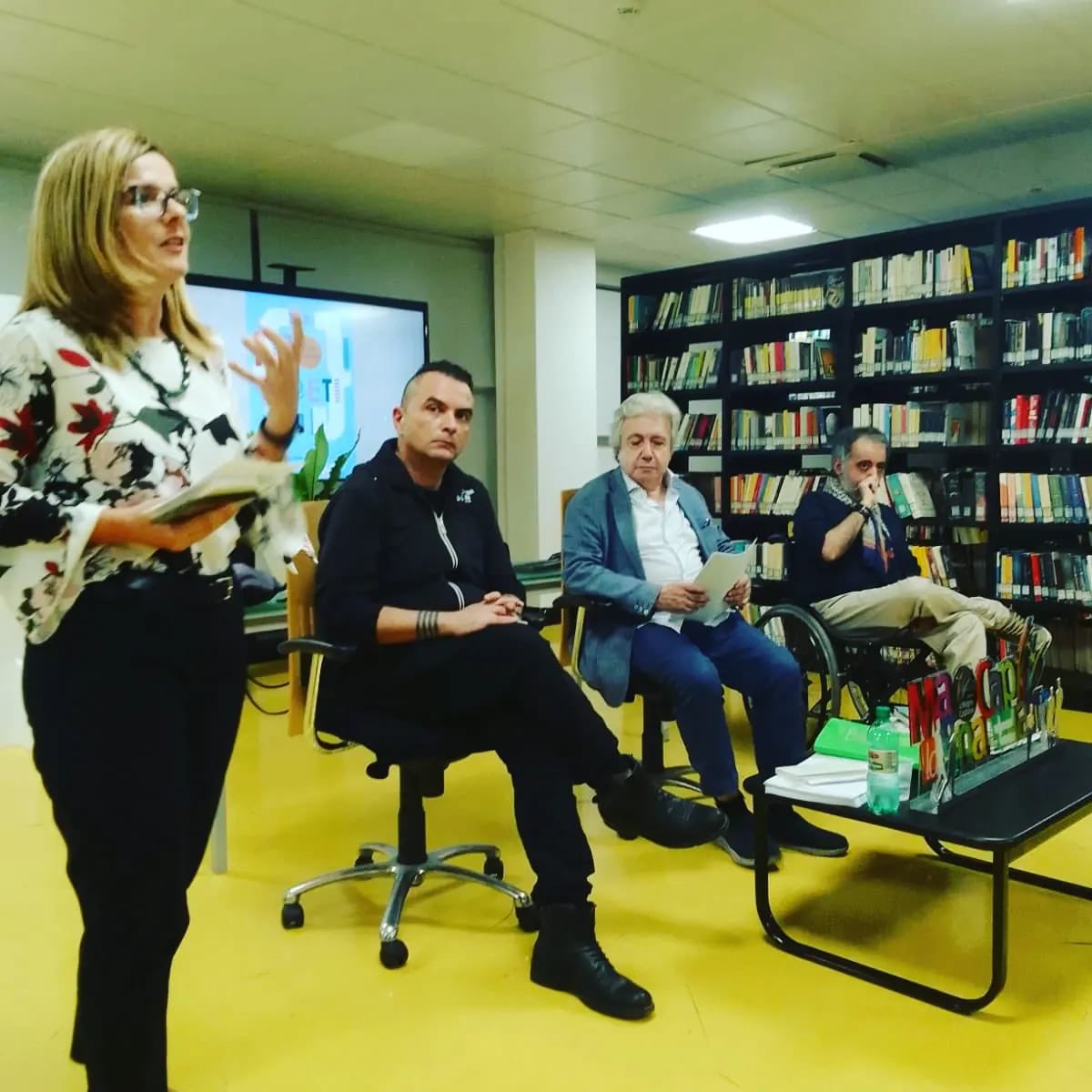 ubikfoggia's tweet photo. 📍 Domani, l'incontro con #ElisaDonzelli, seconda voce prevista in rassegna, NON avrà più luogo a causa di una indisposizione improvvisa dell'autrice. E allora noi ci concentriamo per il #28ottobre con la splendida #VivianLamarque ♥️😉 https://t.co/yoPsd86V0V