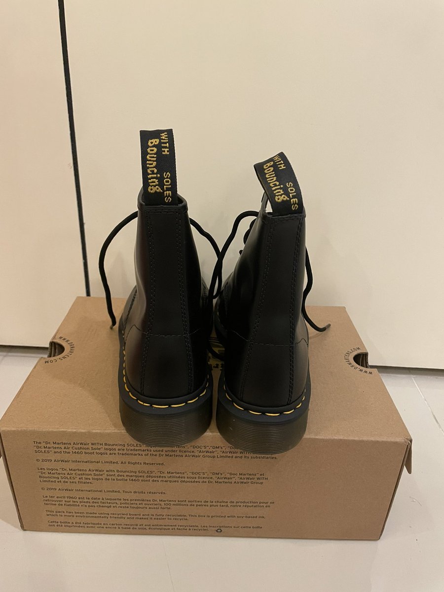 bbaiiterybb's tweet photo. ส่งต่อDr.martens 1460 black 
Size : 6UK 8US  SIZE39 
Price : 5200 ส่งฟรี (ราคาป้าย7490)
สภาพใหม่มากๆ ไม่มีตำหนิเลยเพราะใส่ถ่ายรูปแค่2ครั้งค่ะ #ส่งต่อรองเท้า #ส่งต่อรองเท้ามือสอง #ส่งต่อรองเท้าบูท #ส่งต่อรองเท้าผ้าใบ #size39 #drmartens https://t.co/ZeJO6C31QU
