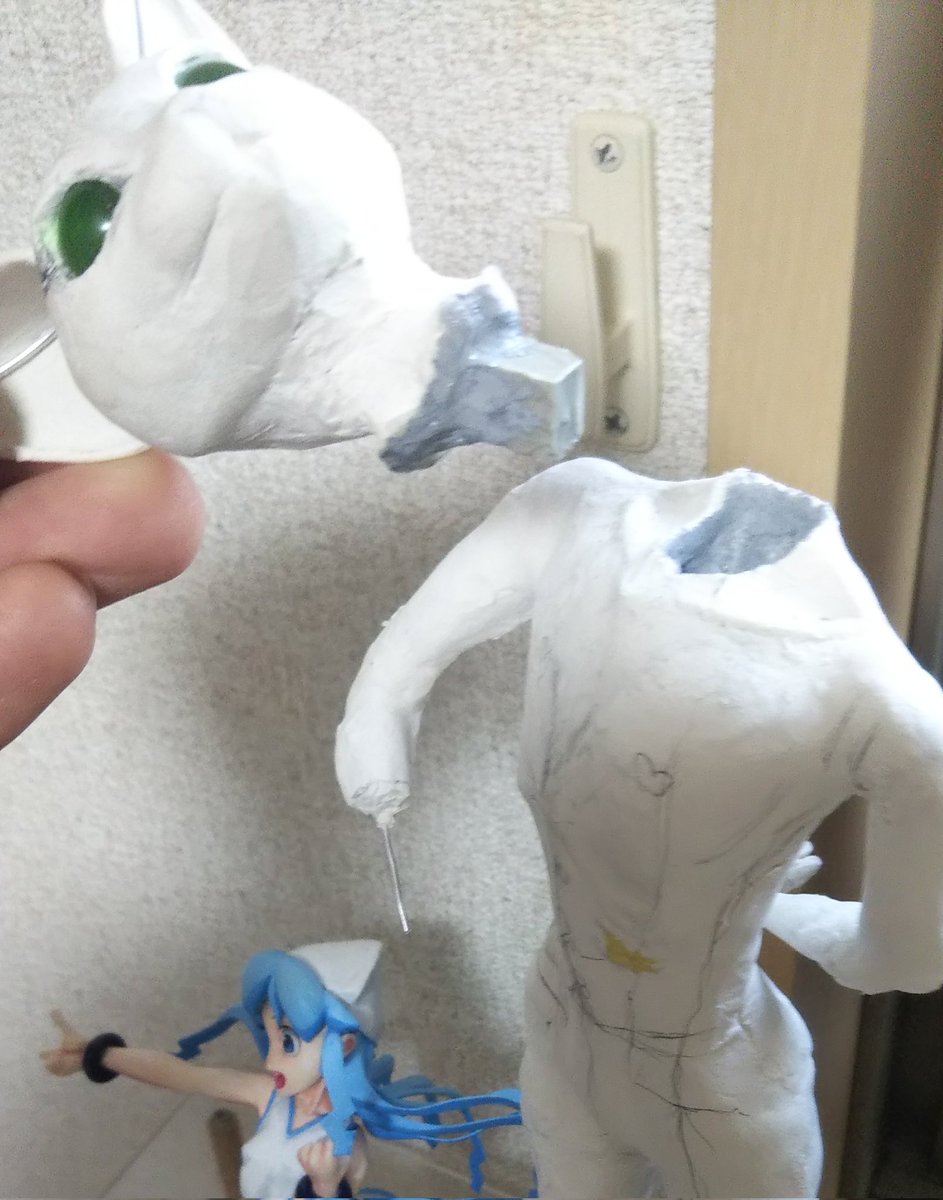 J4VrVSZH2YWyNgh's tweet photo. 初のエポパテでダボづくり首に凸をつくってワセリンを塗る。穴にエポパテを入れて首を押し込む😆
うまく抜けますように😭 https://t.co/5DzJrac8qK